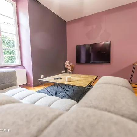 Louerangoueme - L'ecrin Pourpre - Cinéma Privé - Hyper Centre - Wifi - Proche Gare - Idéal Perso&professionnels - Cuisine équipée - Louerangouleme