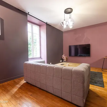 Appartamento Louerangoueme - L'ecrin Pourpre - Cinéma Privé - Hyper Centre - Wifi - Proche Gare - Idéal Perso&professionnels - Cuisine équipée - Louerangouleme *