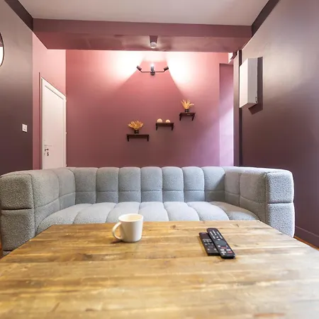 Louerangoueme - L'ecrin Pourpre - Cinema Prive - Hyper Centre - Wifi - Proche Gare - Ideal Perso & Professionnels - Cuisine Equipee - Louerangouleme * أنغوليم